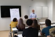 O firmách, manažerech a mezilidské komunikaci